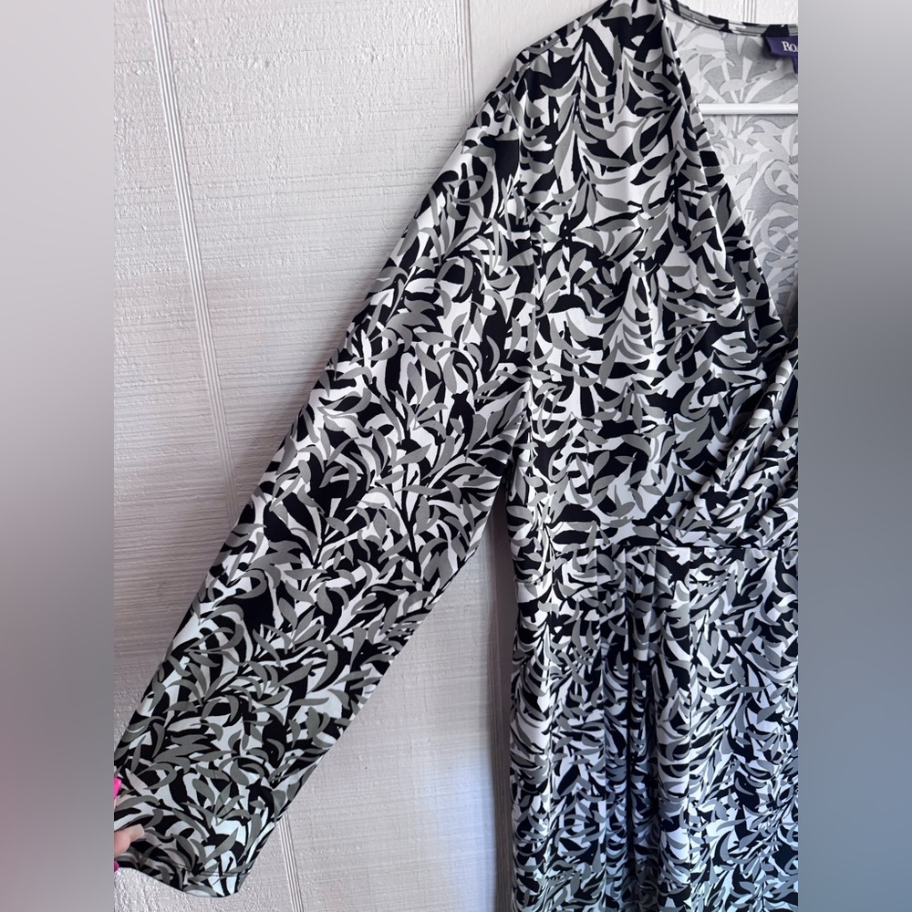 Roaman's size 18w Black & White Leaf-Print Faux Wrap Dress - Picture 2 of 6